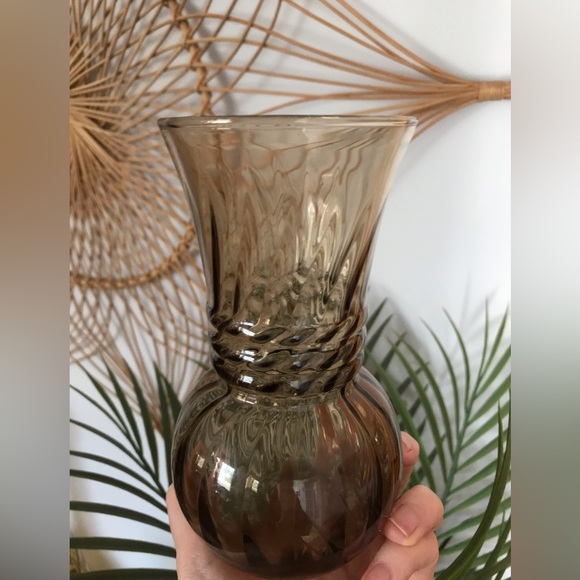Anchor hocking Smokey small vase - Picture 7 of 8